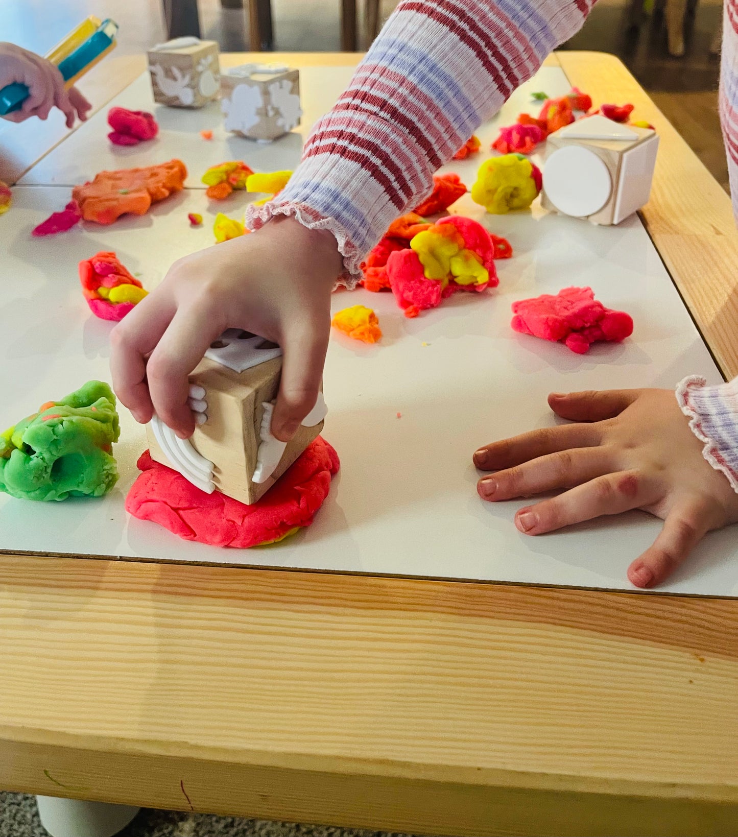 6 in 1 Play-dough Stamps